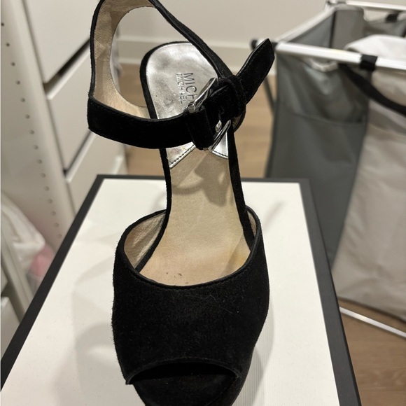 Michael Kors heels - Picture 4 of 5